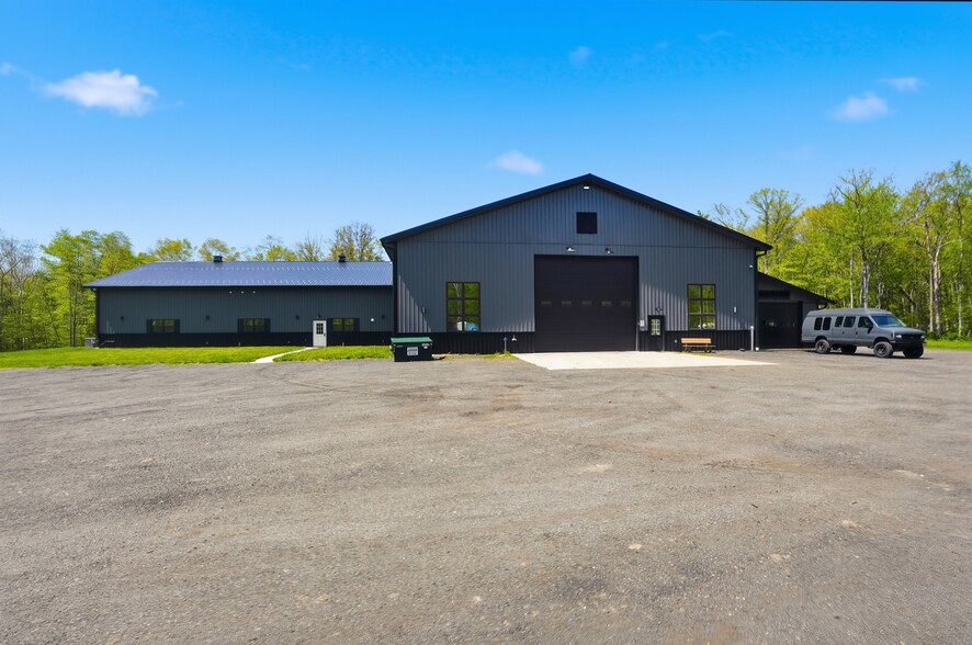 51 Redder Rd, Pine Bush, NY à vendre - Photo du bâtiment - Image 2 de 50