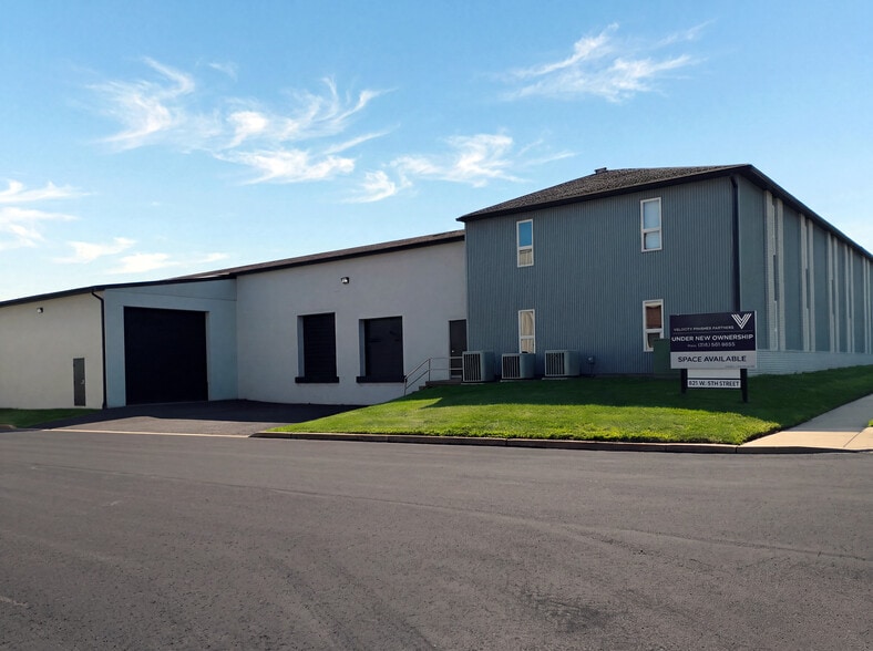 821 W 5th St, Lansdale, PA for lease - Building Photo - Image 3 of 9