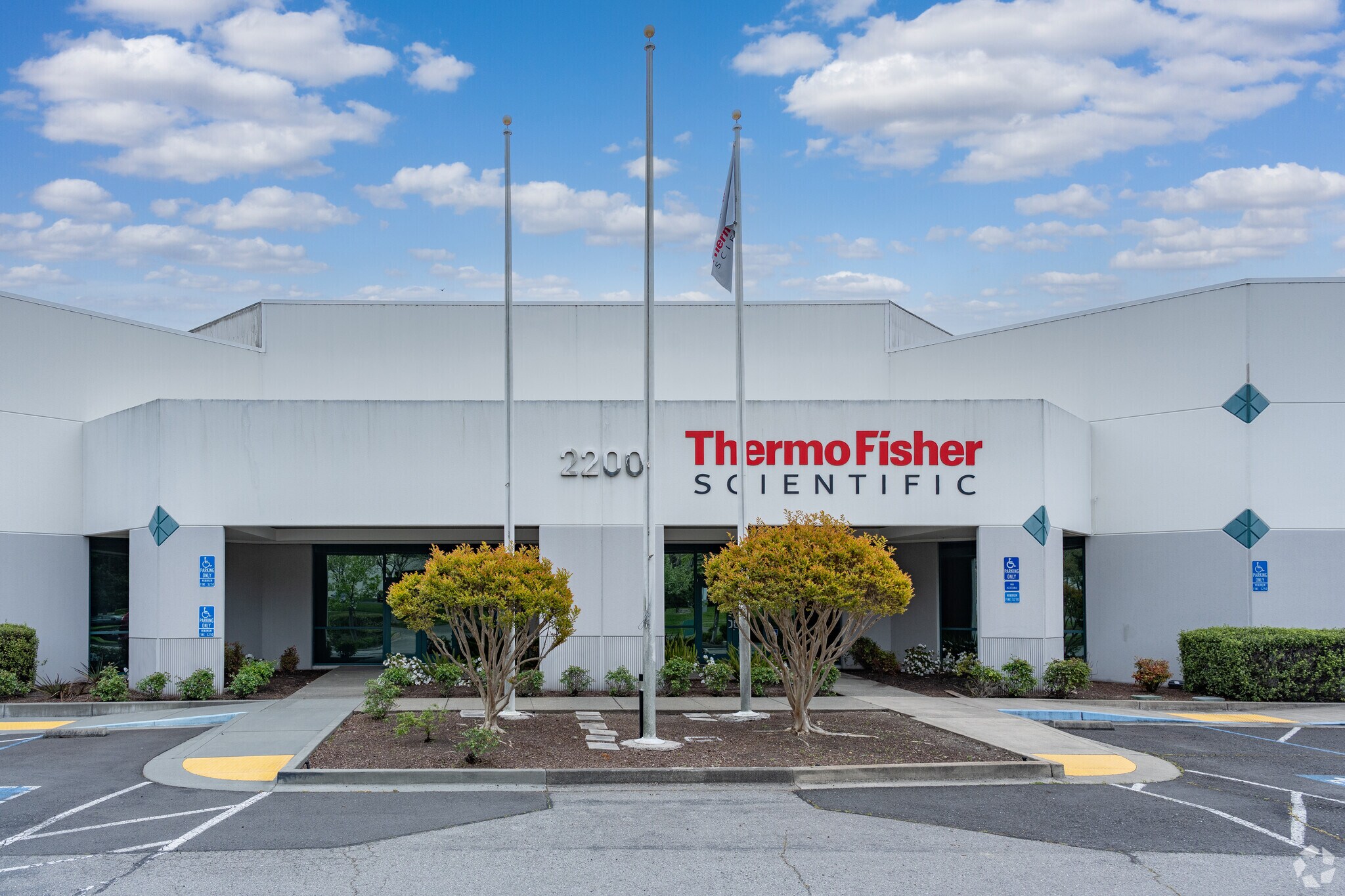 2200-2240 S McDowell Boulevard Ext, Petaluma, CA à louer Photo du bâtiment- Image 1 de 14