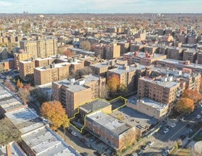 14414 38th Ave, Flushing, NY - AÉRIEN Vue de la carte - Image1