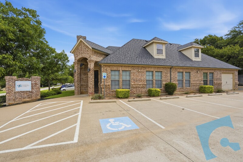 5005 Thompson Ter, Colleyville, TX à louer Photo du bâtiment- Image 1 de 16