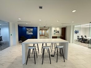 311 Park Place Blvd, Clearwater, FL for lease Interior Photo- Image 1 of 7