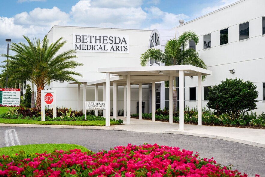 2623 S Seacrest Blvd, Boynton Beach, FL à louer - Photo du bâtiment - Image 1 de 4
