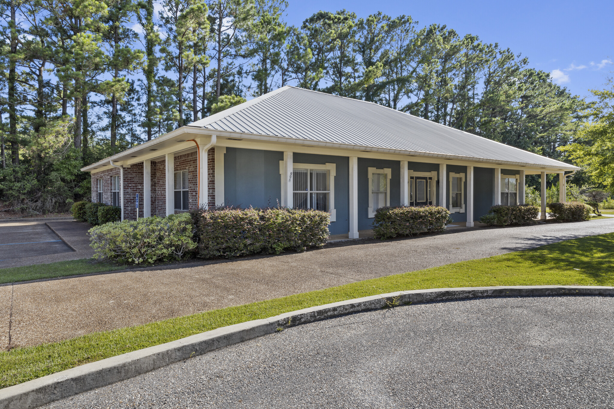 996 N Halstead Rd, Ocean Springs, MS à vendre Photo du bâtiment- Image 1 de 1