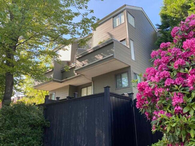 Plus de détails pour 3495 W 4th Ave, Vancouver, BC - Multi-résidentiel à vendre