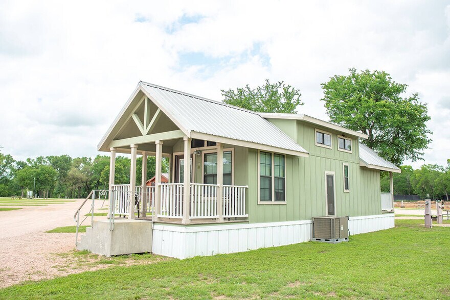 10618 E US Highway 290, Fredericksburg, TX à vendre - Photo du bâtiment - Image 2 de 8