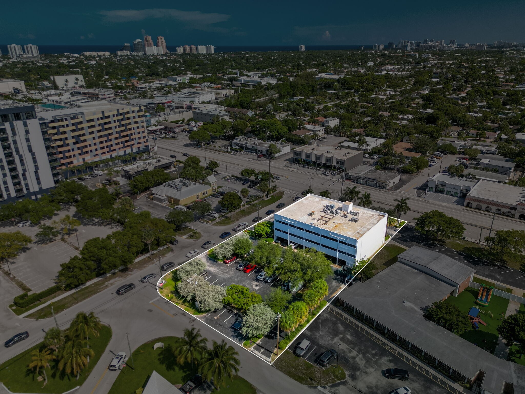 1995 E Oakland Park Blvd, Fort Lauderdale, FL à louer Photo principale- Image 1 de 46