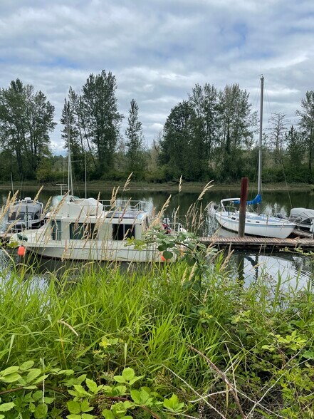 10474 Highway 30, Clatskanie, OR à vendre - Photo du bâtiment - Image 3 de 25