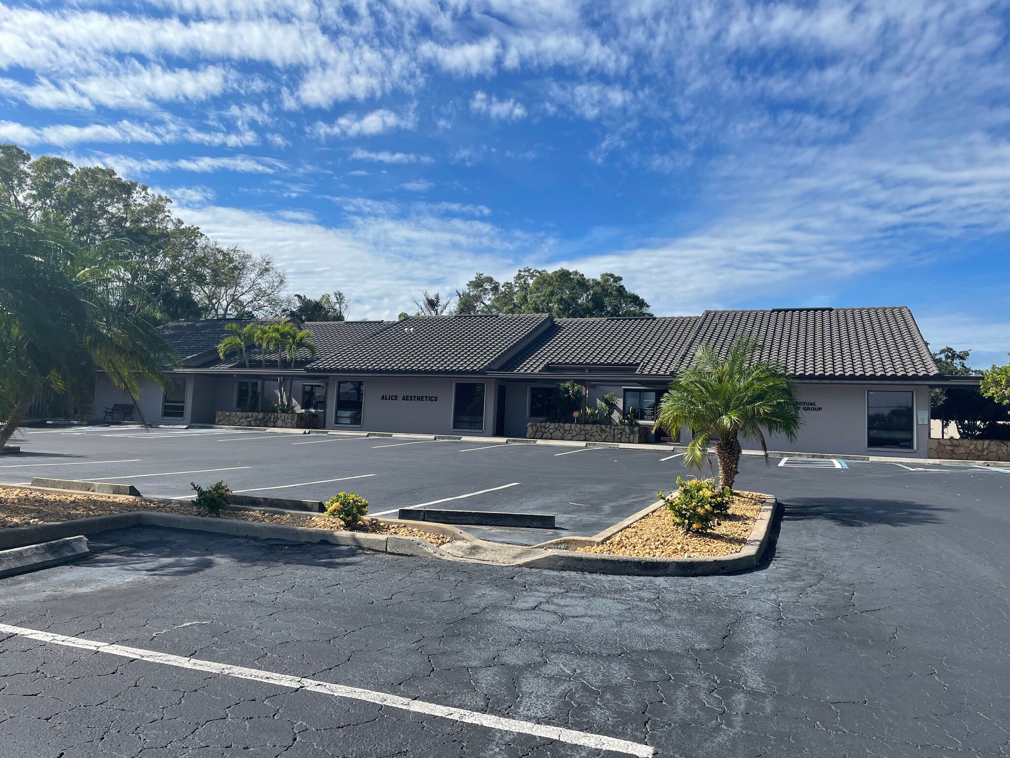 933 Oleander Way S, South Pasadena, FL for lease Building Photo- Image 1 of 12