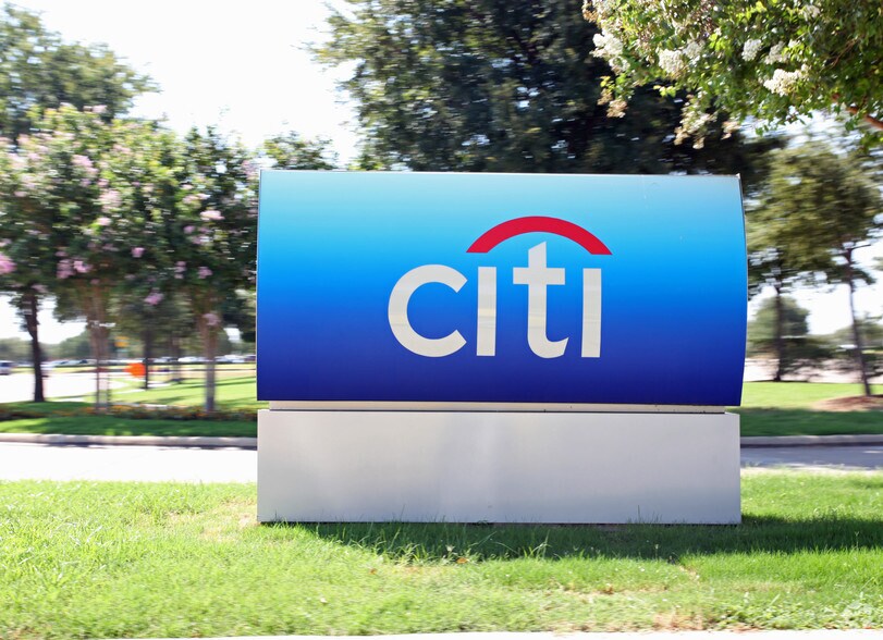 4000 Regent Blvd, Irving, TX à louer - Photo du bâtiment - Image 2 de 12