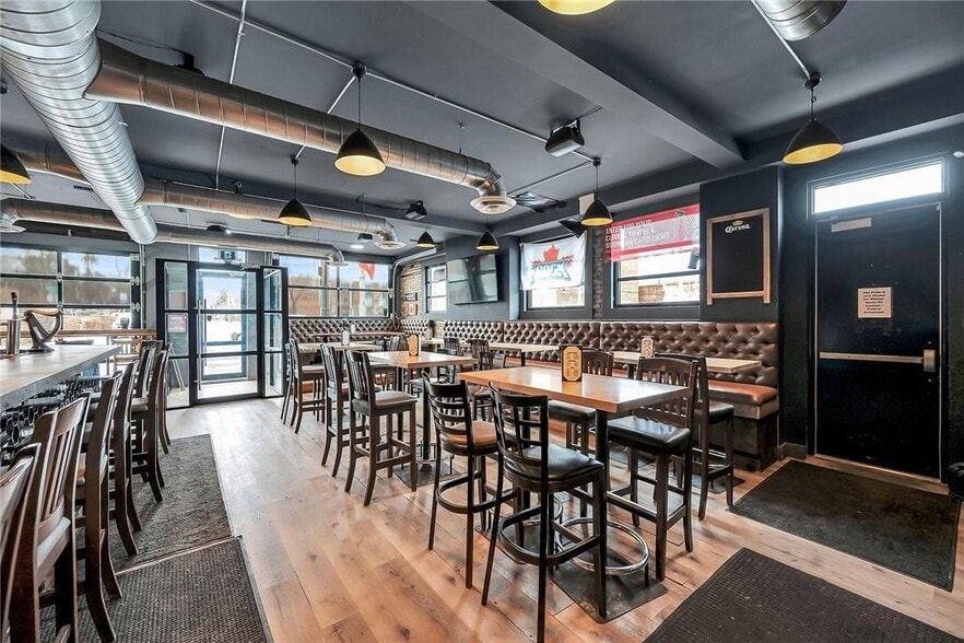 737 Barton St E, Hamilton, ON for sale - Building Photo - Image 2 of 14