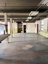 25 Wells St, Bridgeport, CT à louer Photo intérieure- Image 2 de 4