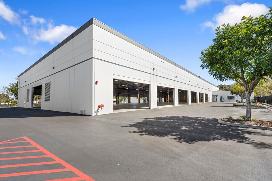 2828 Junipero Ave, Signal Hill, CA for lease - Building Photo - Image 2 of 12