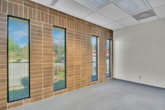 18023 Highway 99, Lynnwood, WA for lease Interior Photo- Image 2 of 14