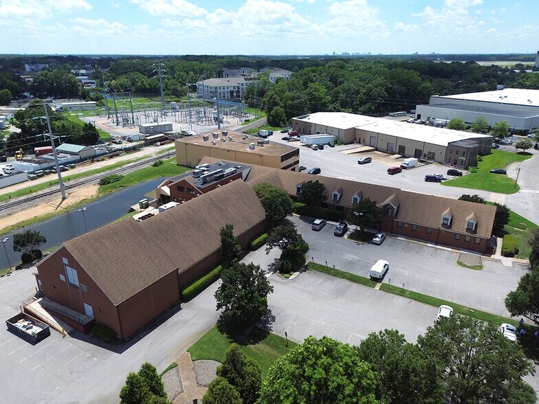 5809 Ward Ct, Virginia Beach, VA à vendre - Photo du bâtiment - Image 2 de 6