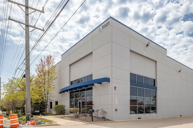 Plus de détails pour 11101 Franklin Ave, Franklin Park, IL - Industriel à louer