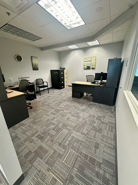 23 Spring St, Scarborough, ME for lease - Interior Photo - Image 2 of 26