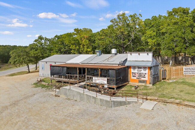 Plus de détails pour 3133 Chickasaw Trl, Sulphur, OK - Commerce de détail à vendre