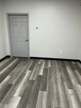 1108 NW Bush Dr, Grain Valley, MO for lease Interior Photo- Image 2 of 5