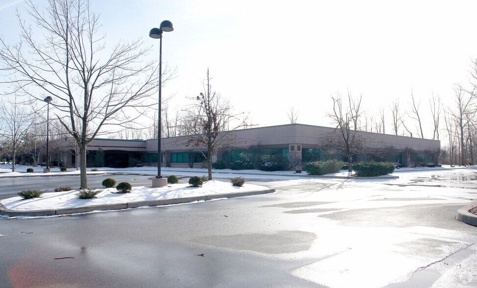 95 John Muir Dr, Amherst, NY for lease - Building Photo - Image 2 of 13