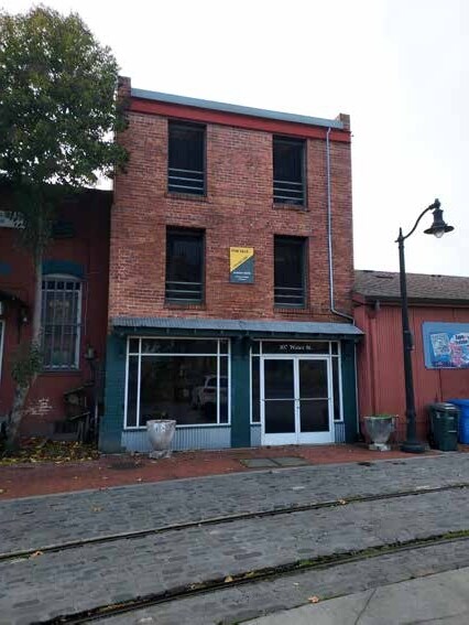 108 Petaluma Blvd, Petaluma, CA à vendre - Photo du bâtiment - Image 3 de 8