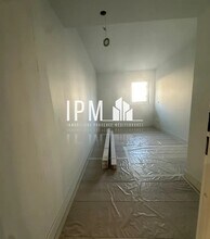 Office in Marseille for lease Interior Photo- Image 2 of 3