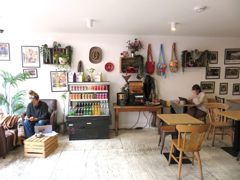 7 Barnes High St, London for sale - Interior Photo - Image 3 of 28