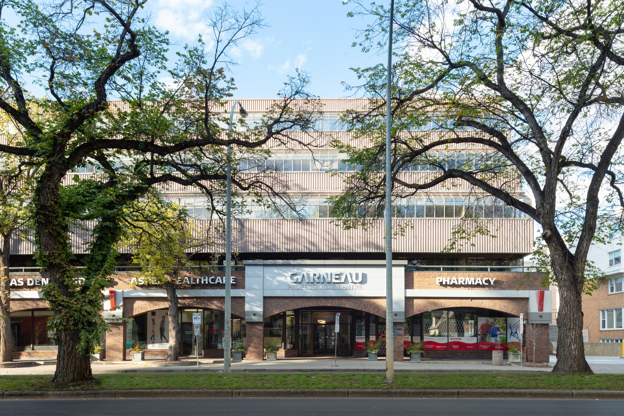 11044 82nd Ave, Edmonton, AB à vendre Photo principale- Image 1 de 8