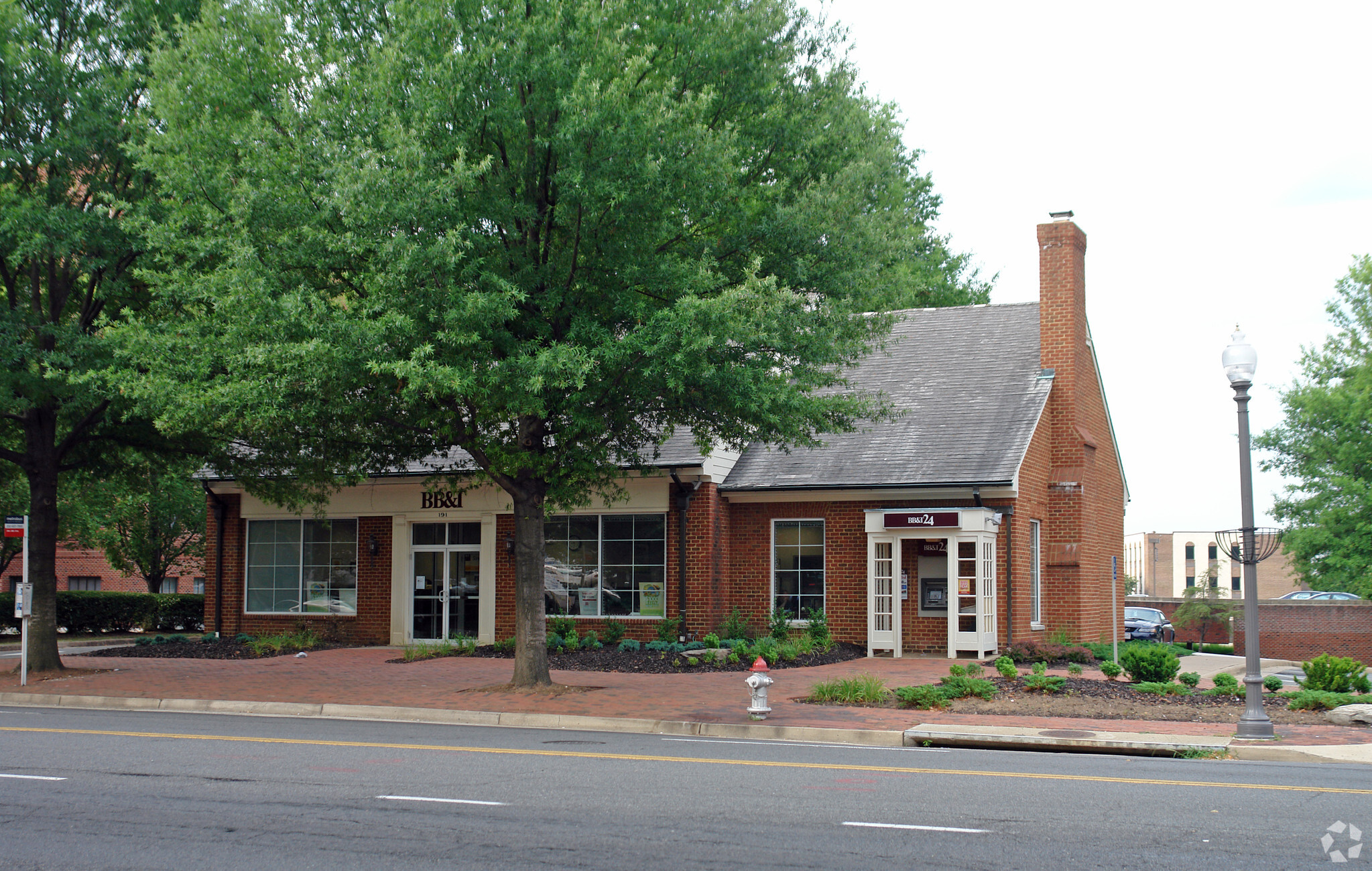 191 W Broad St, Falls Church, VA à louer Photo principale- Image 1 de 4