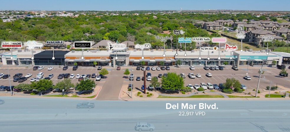 E Del Mar Blvd, Laredo, TX à louer - Photo du bâtiment - Image 2 de 20