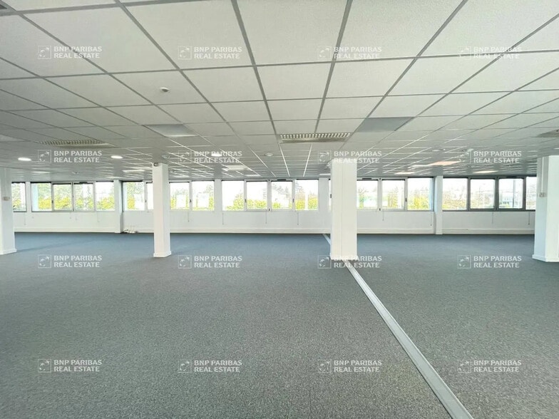 33-35 Boulevard Salvador Allende, Saint-Herblain for lease - Interior Photo - Image 2 of 14