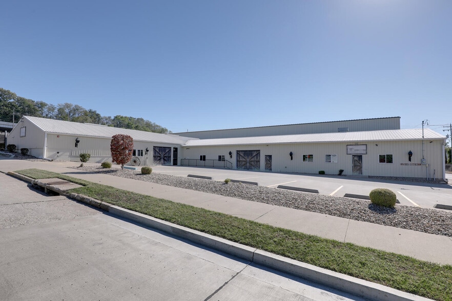 711 S Front St, Quincy, IL for lease - Primary Photo - Image 1 of 10