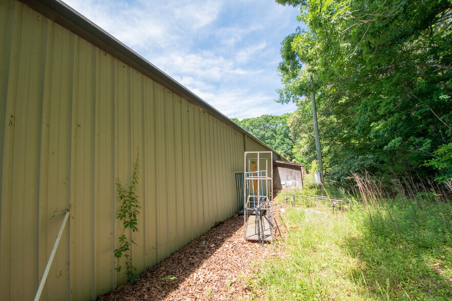 248 W Franklinville St, Staley, NC à vendre - Photo du bâtiment - Image 2 de 51