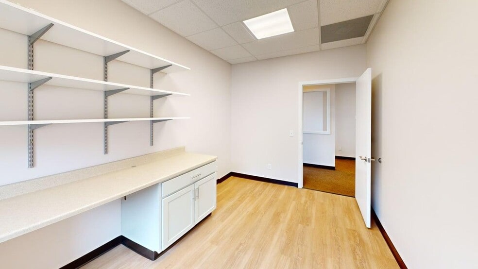 125 E Shore Pky, La Porte, IN for lease - Building Photo - Image 3 of 24