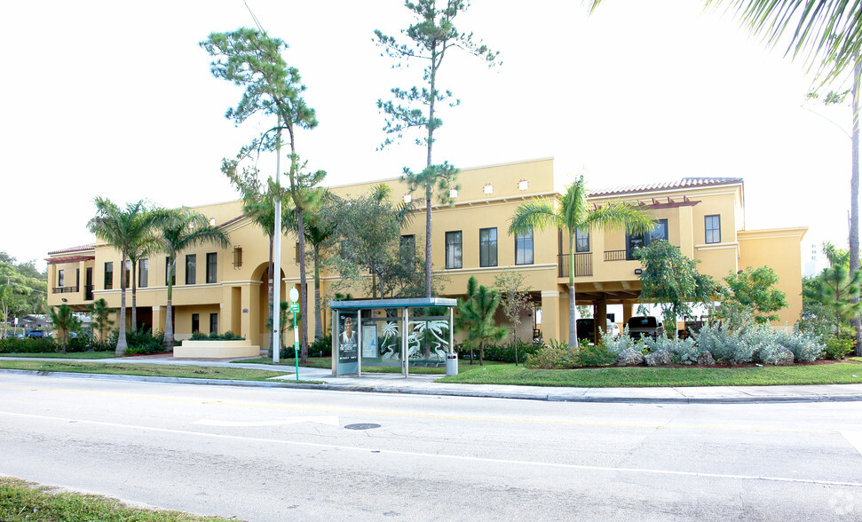 6900 SW 80th St, Miami, FL for lease - Primary Photo - Image 1 of 3