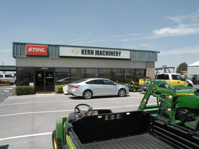 More details for 45223 23rd St W, Lancaster, CA - Retail for Sale