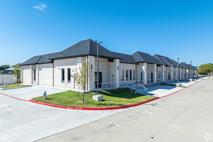 5121 S Custer Rd, McKinney, TX à louer - Photo du bâtiment - Image 1 de 8