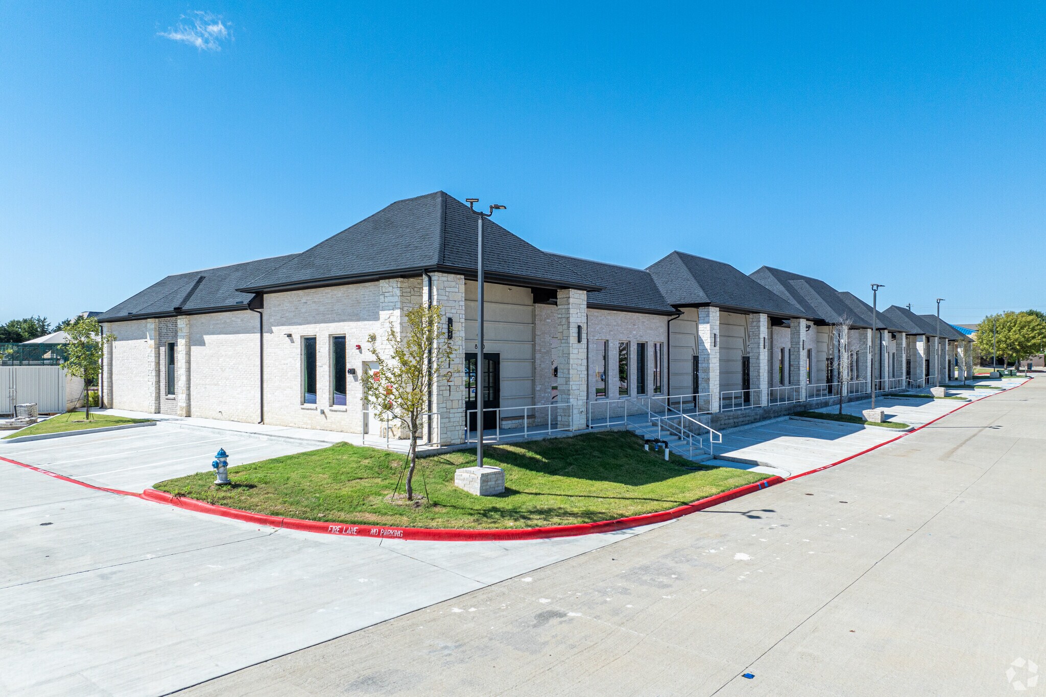 5121 S Custer Rd, McKinney, TX à louer Photo du bâtiment- Image 1 de 9