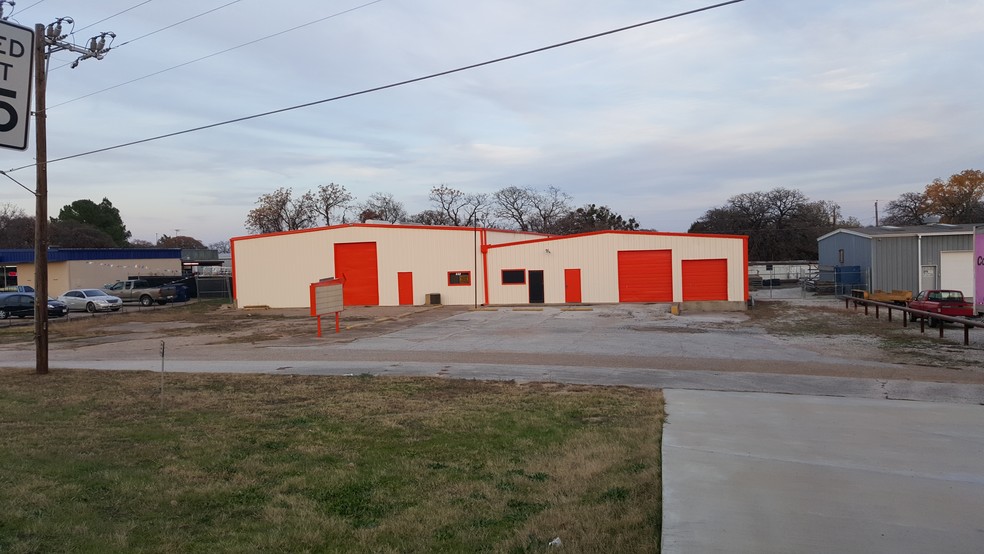 440 N Broadway St, Joshua, TX for lease - Building Photo - Image 3 of 21