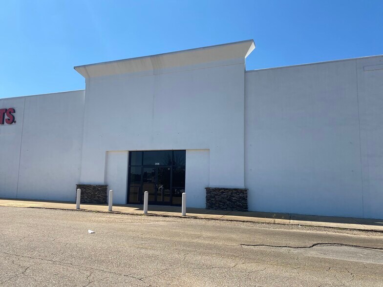 202-214 Walmart Cir, Booneville, MS for lease - Primary Photo - Image 1 of 1