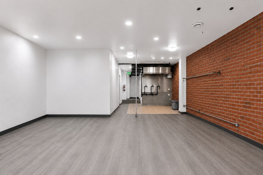2140 Rue Guy, Montréal, QC à louer - Photo du bâtiment - Image 3 de 11