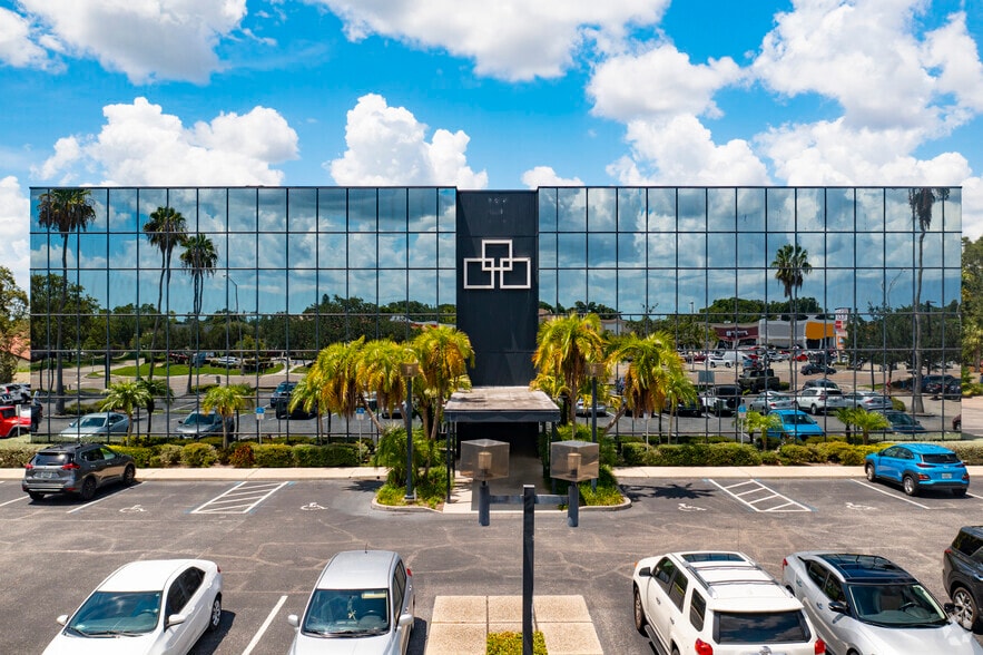 3665 Bee Ridge Rd, Sarasota, FL for lease - Building Photo - Image 2 of 7