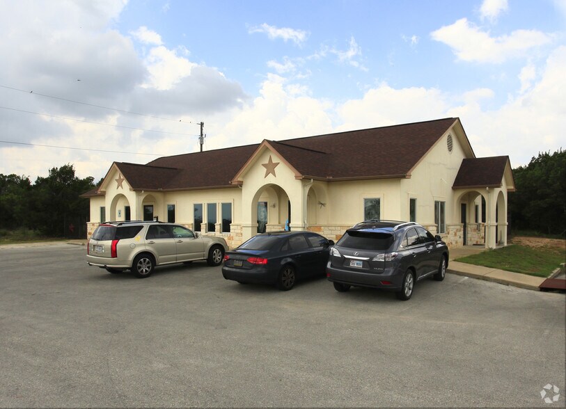 6300 Lohmans Ford Rd, Lago Vista, TX à louer - Photo du bâtiment - Image 2 de 3