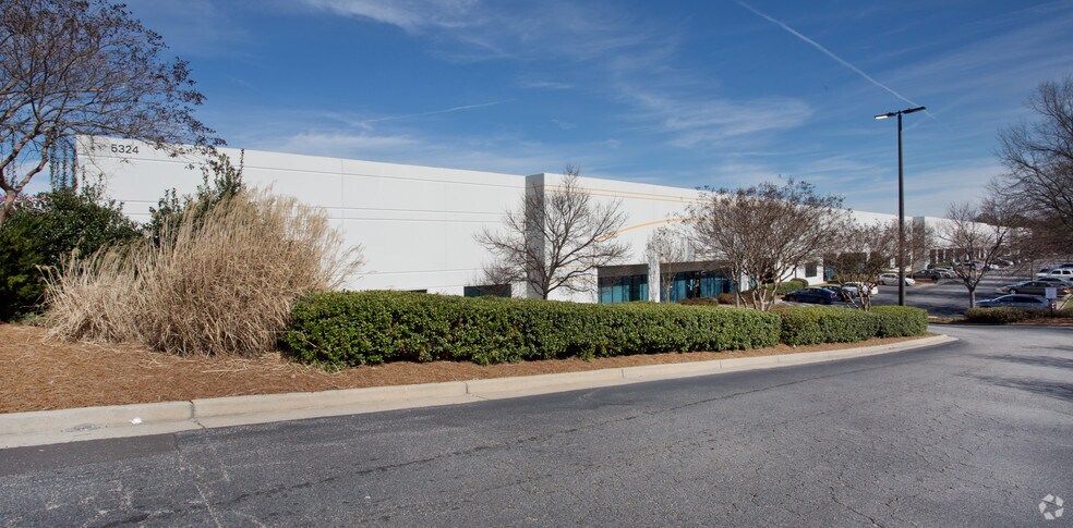 5324 Georgia Highway 85, Atlanta, GA à louer - Photo du bâtiment - Image 1 de 3