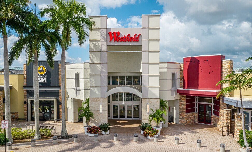 8000 W Broward Blvd, Plantation, FL à vendre - Photo du bâtiment - Image 3 de 5