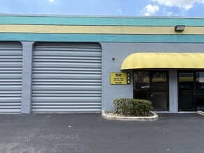 4990 SW 52nd St, Fort Lauderdale, FL à louer Photo intérieure- Image 1 de 7