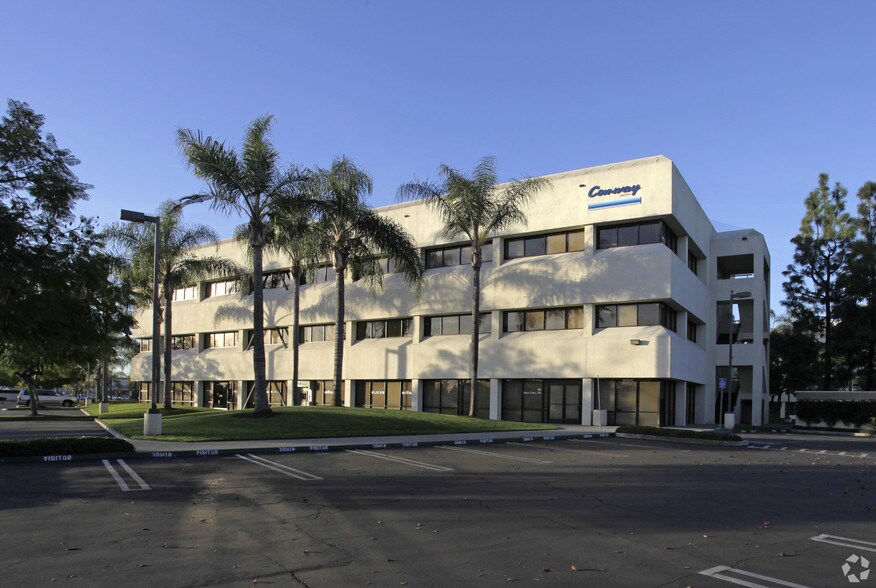 6301 Beach Blvd, Buena Park, CA à louer - Photo du bâtiment - Image 3 de 9