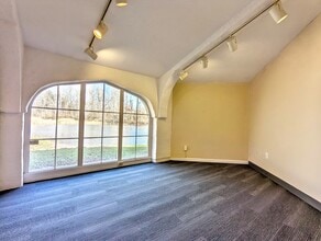 6319 Lower York Rd, New Hope, PA for lease Interior Photo- Image 2 of 10