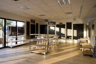 8 C Rue De Lombardie, Saint-Priest for lease Interior Photo- Image 1 of 4