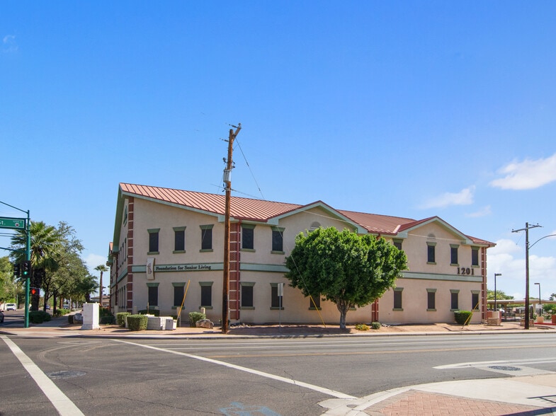 1201 E Thomas Rd, Phoenix, AZ for sale - Building Photo - Image 2 of 12